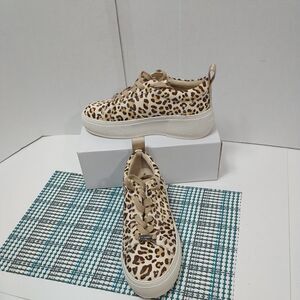 J/Slides Womens  Tan Leather Leopard   Fashion Sneaker Size 7.5M New Without Tag
